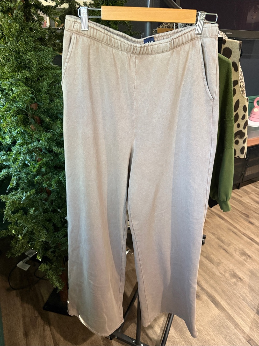GAP Wide-Leg Pull-On Pants in Light Taupe